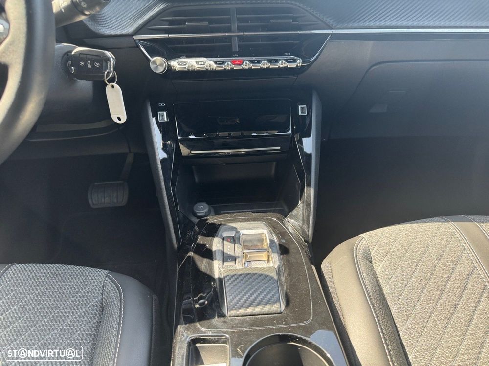 Peugeot 2008 - 11