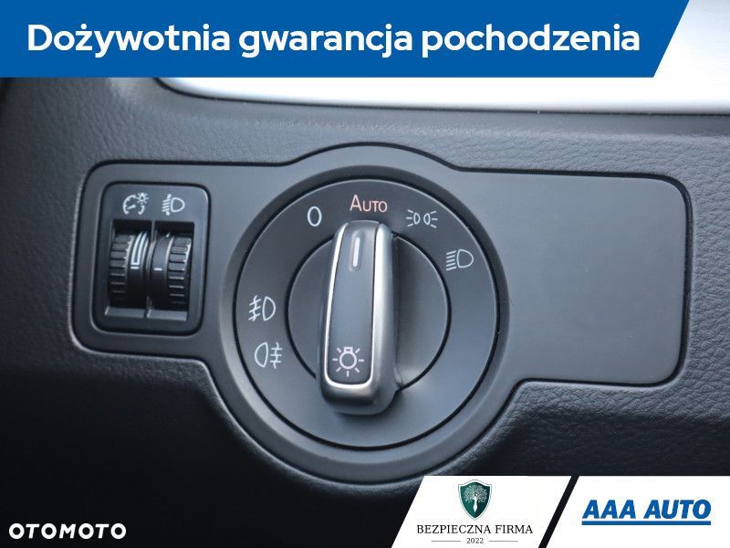 Volkswagen Passat Variant - 22