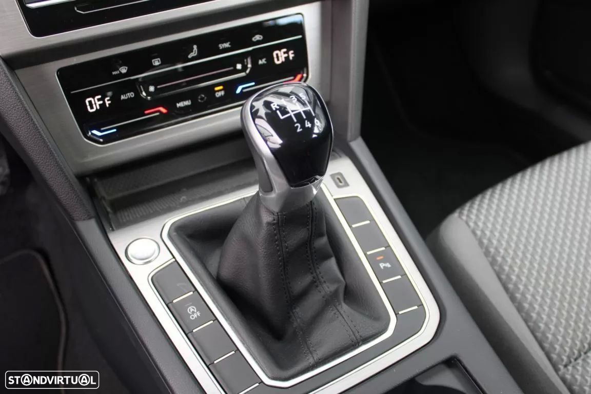 VW Passat 2.0 TDI Elegance - 8