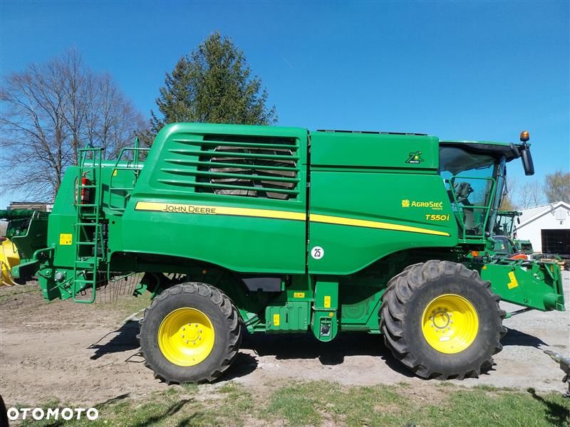 John Deere T550 - 1