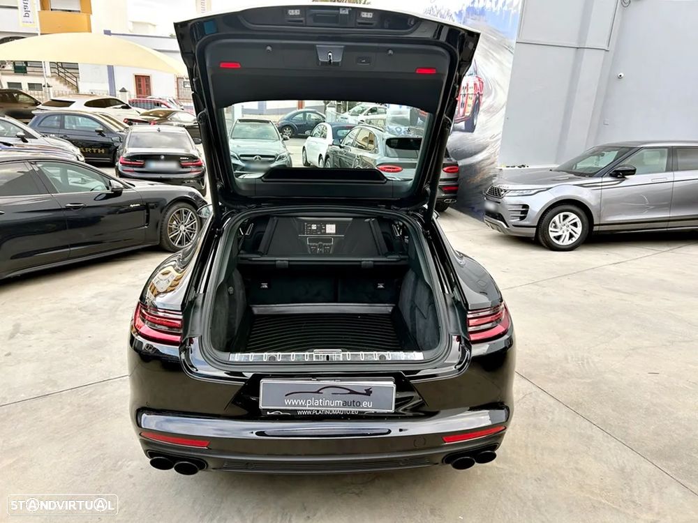 Porsche Panamera 4 E-Hybrid - 37