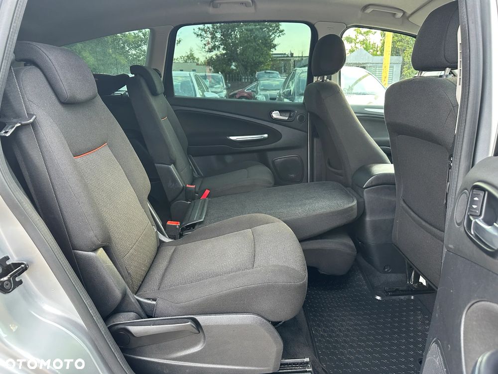 Ford S-Max - 23