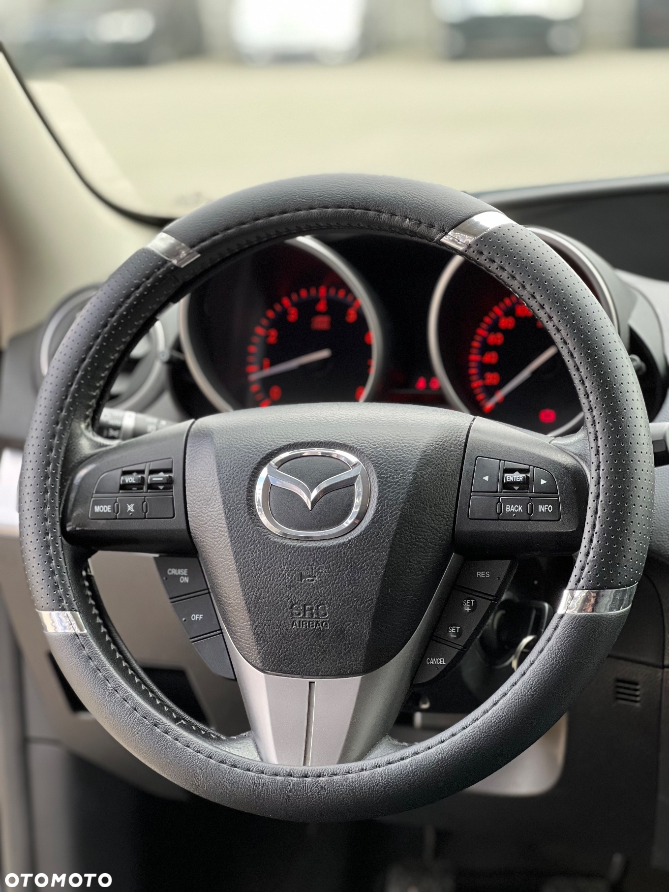 Mazda 3 1.6 Active + - 26