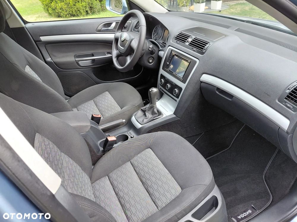 Skoda Octavia 1.6 Team Edition - 10