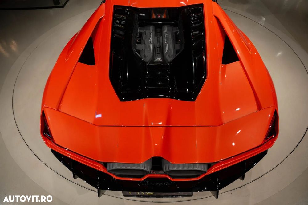Lamborghini Revuelto - 22