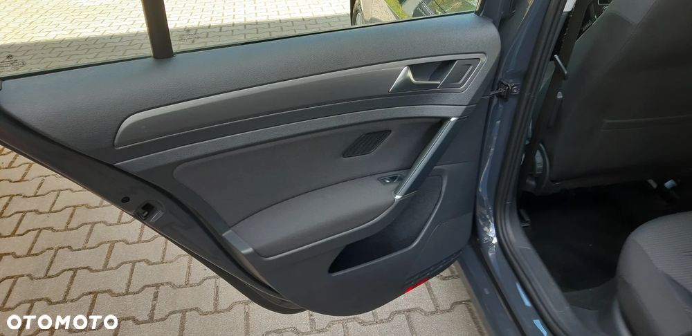 Volkswagen Golf - 29