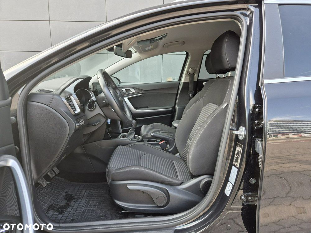 Kia XCeed - 12