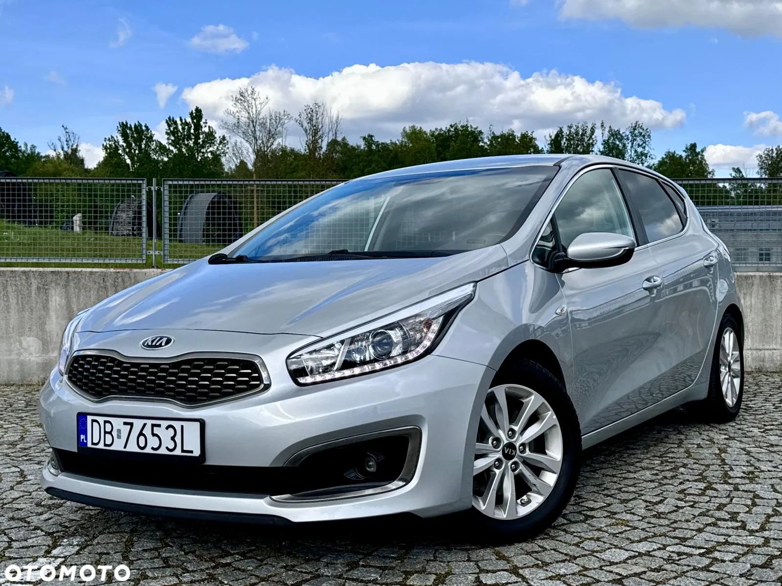 Kia Ceed 1.4 CVVT Dream Team Edition - 1