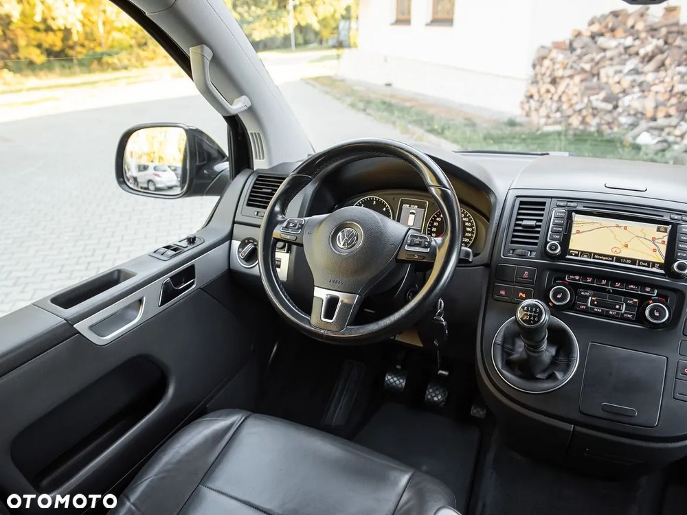 Volkswagen Multivan - 19
