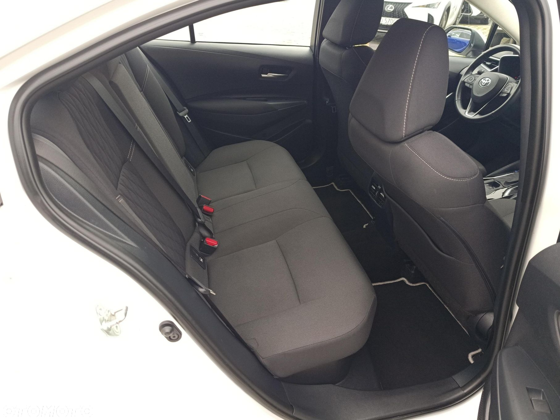 Toyota Corolla 1.8 Hybrid Comfort - 19