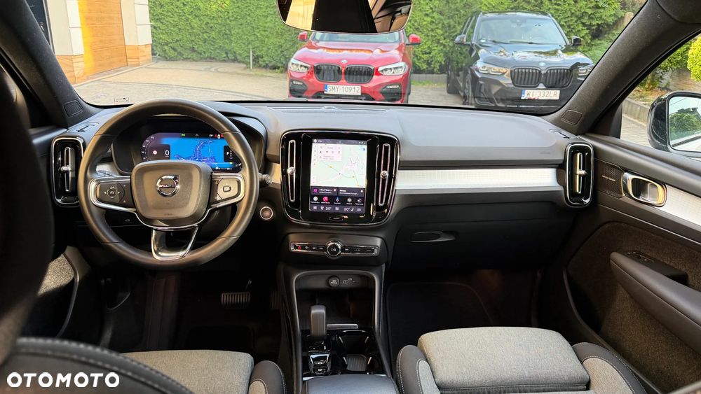 Volvo XC 40 B3 B DKG Ultra Black Edition - 22