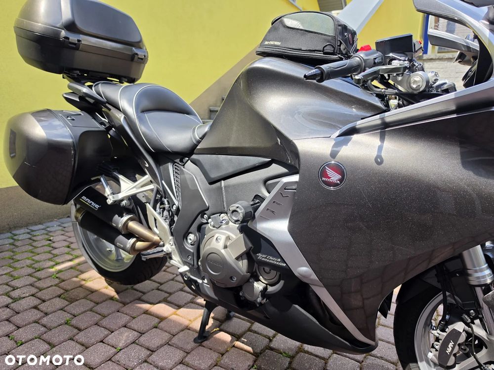 Honda VFR - 7
