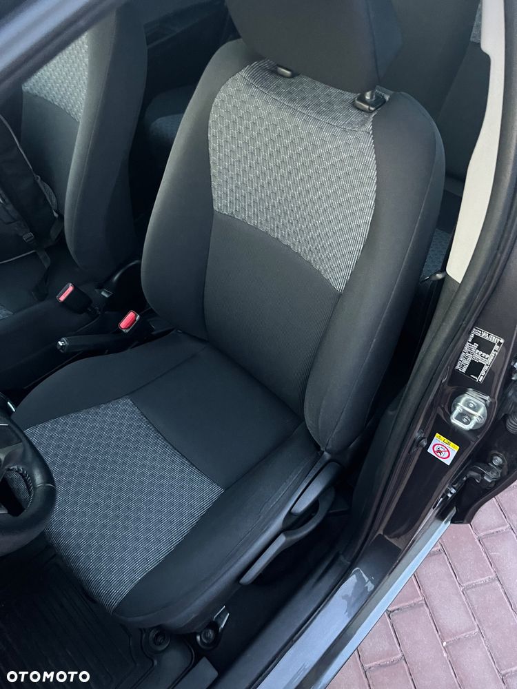 Toyota Yaris 1.0 VVT-i - 25