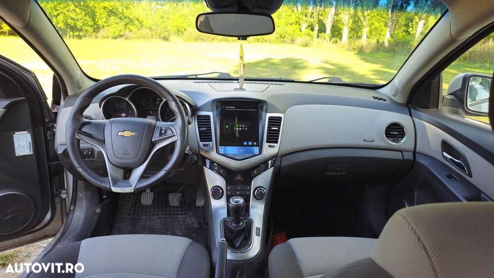 Chevrolet Cruze 2.0 LS - 2