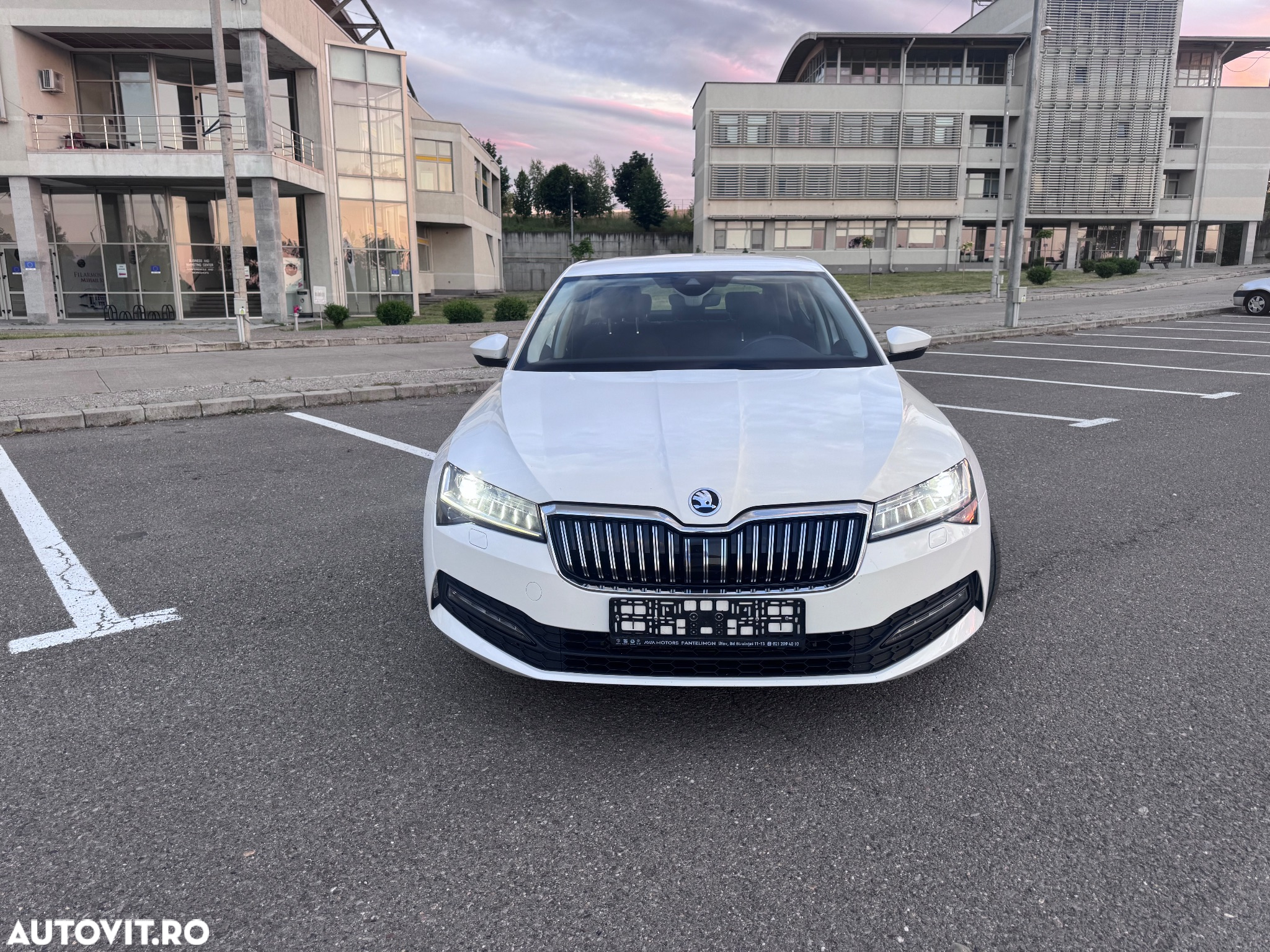 Skoda Superb 2.0 TDI Style - 2