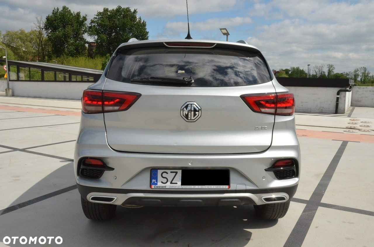 MG ZS - 13