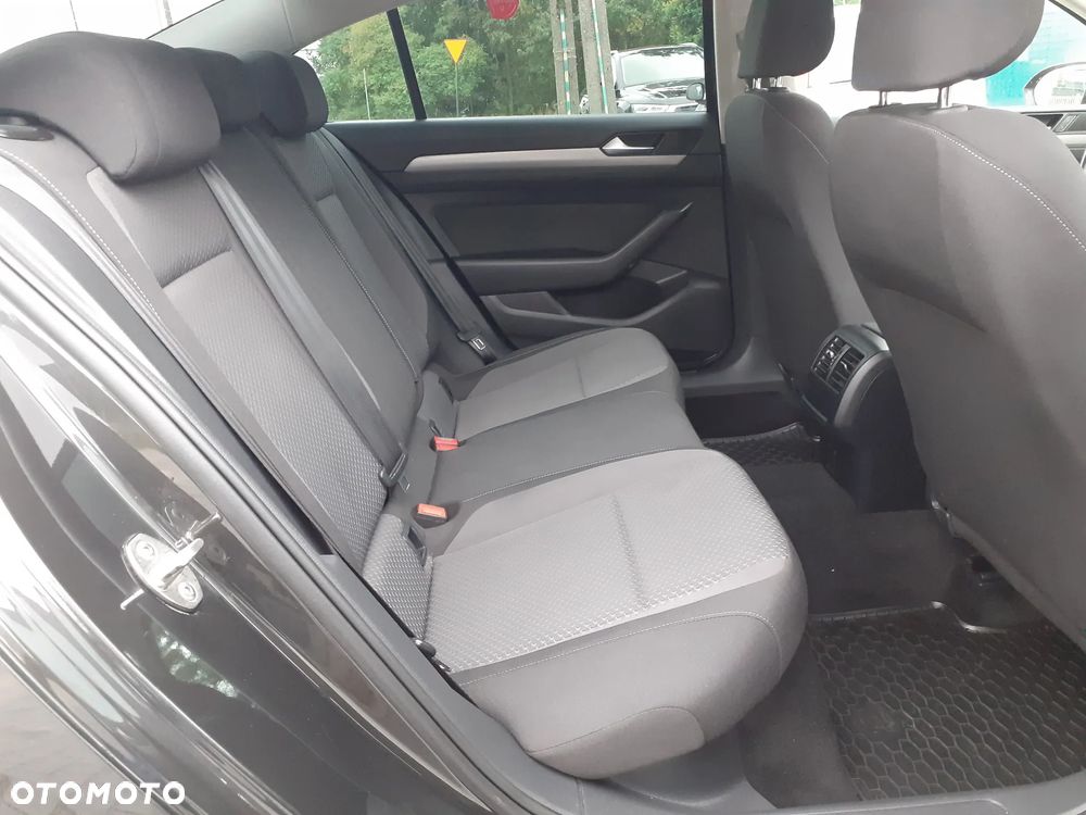Volkswagen Passat - 27