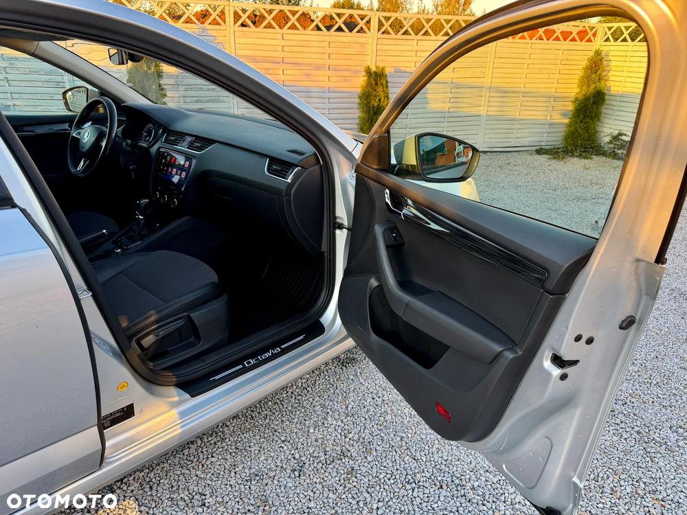 Skoda Octavia 1.6 TDI DSG Premium Edition - 26