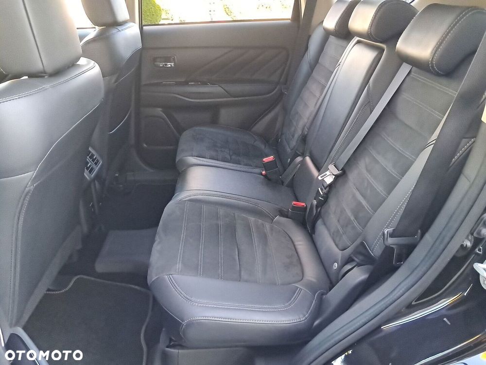 Mitsubishi Outlander - 12