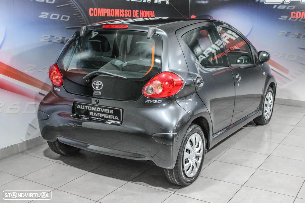 Toyota Aygo 1.0 + AC - 10