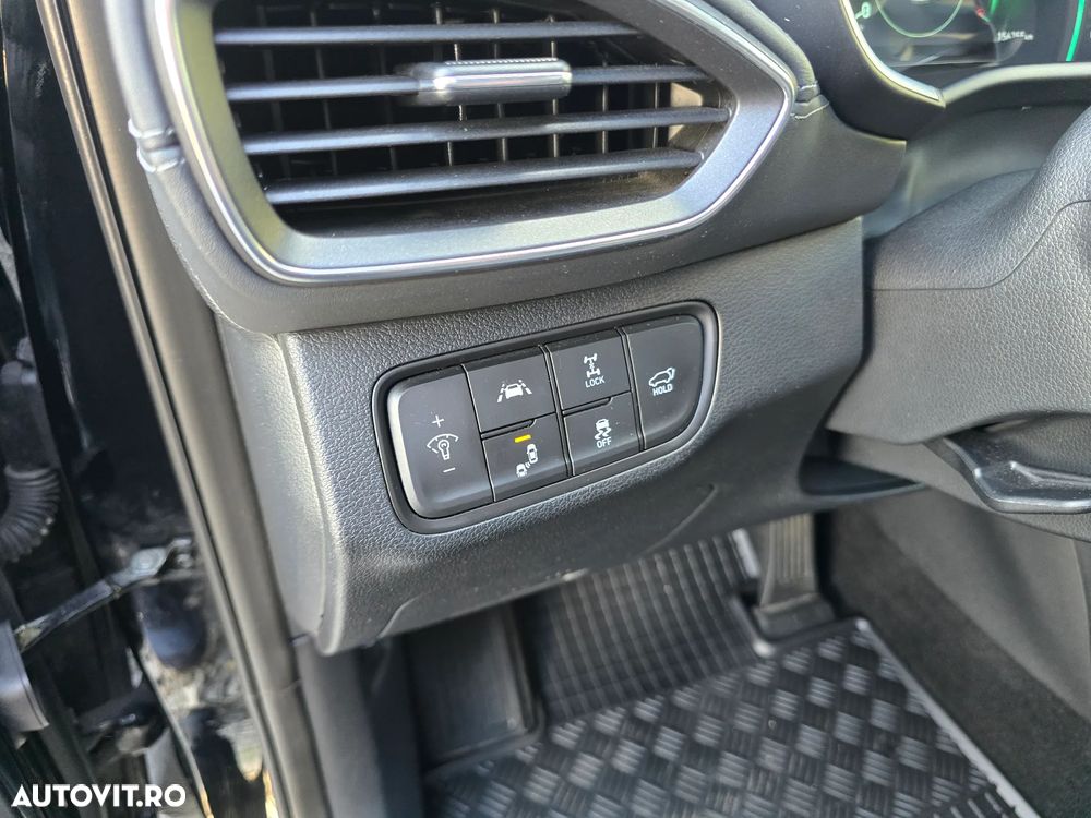Hyundai Santa Fe 2.2 CRDi 4WD 8AT Luxury - 9