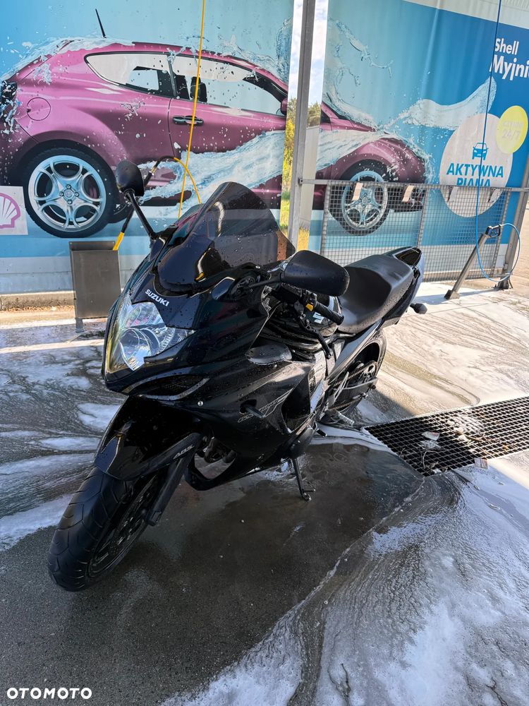 Suzuki GSX - 3