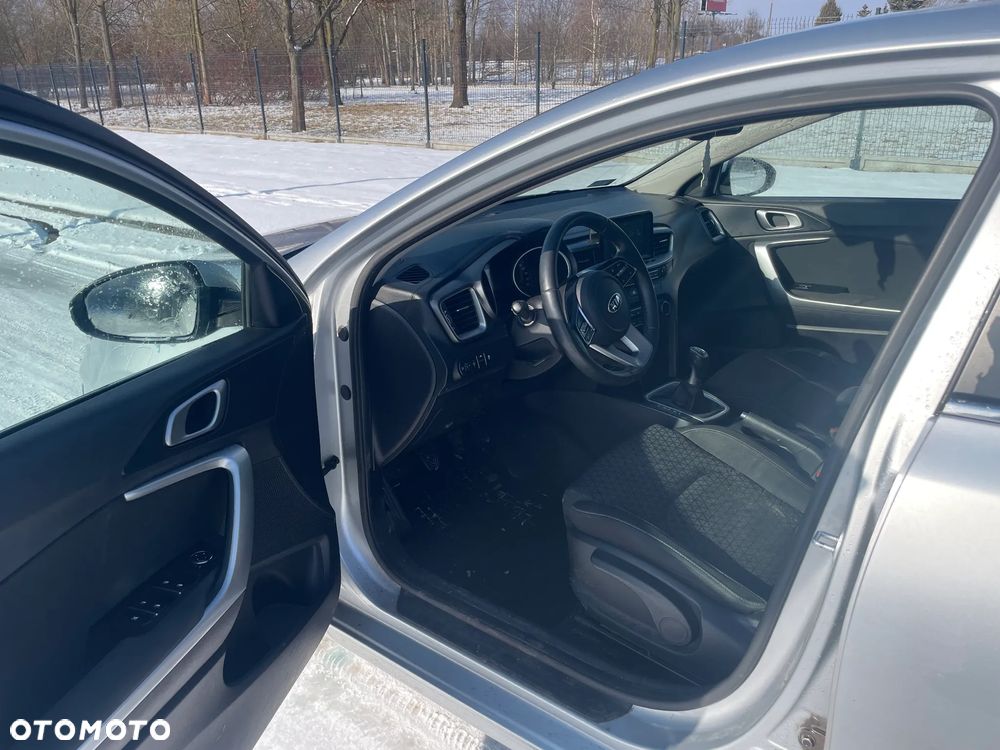 Kia Ceed 1.6 CRDi SCR M - 8