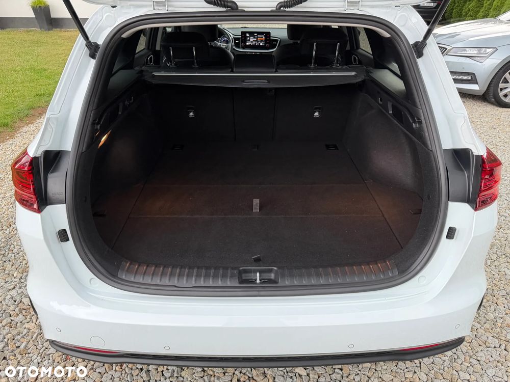 Kia Ceed 1.6 CRDi mHEV L - 23