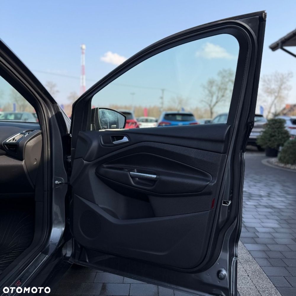 Ford Kuga - 37