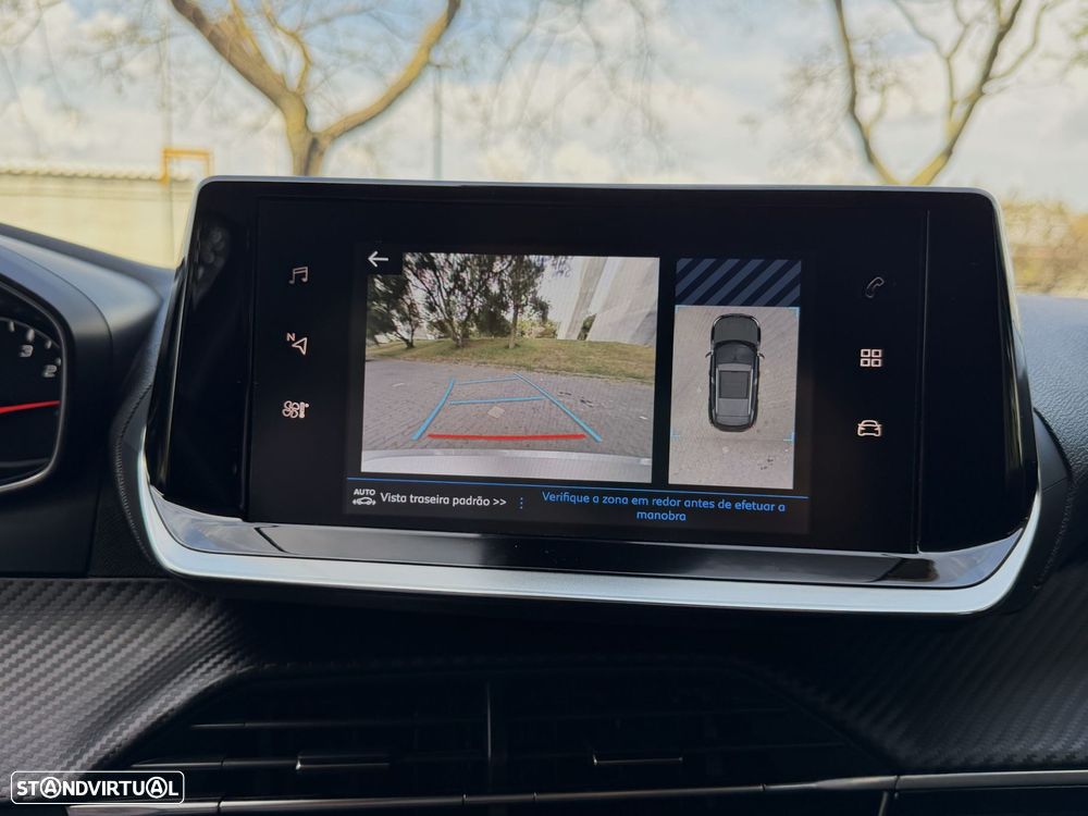 Peugeot 2008 1.2 PureTech Signature - 28