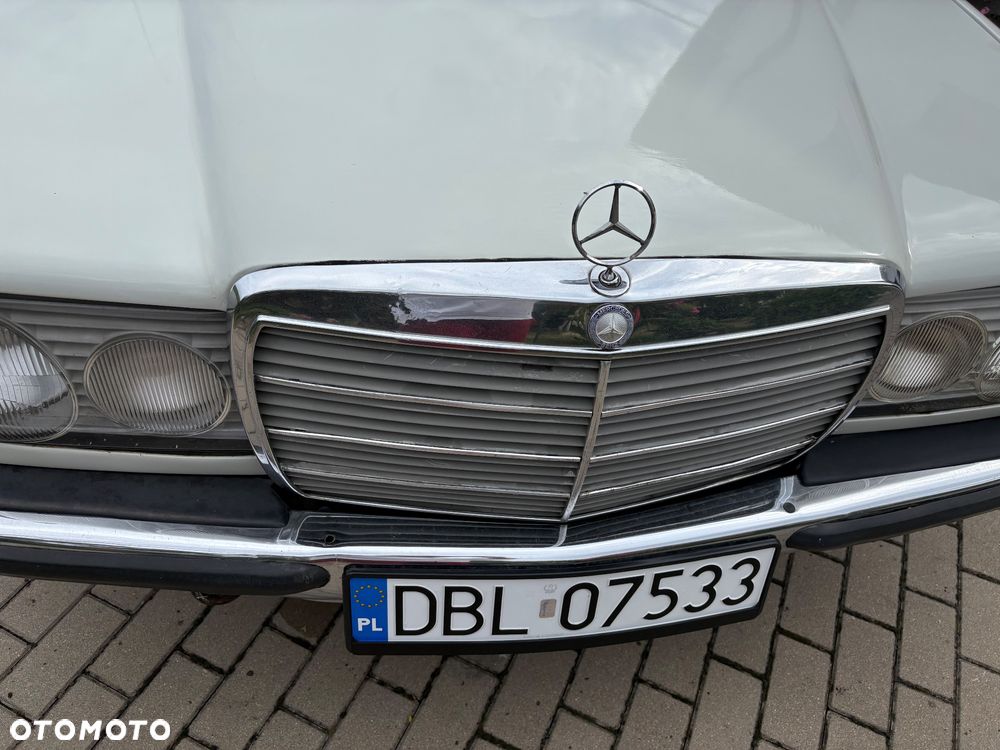 Mercedes-Benz W123 - 28