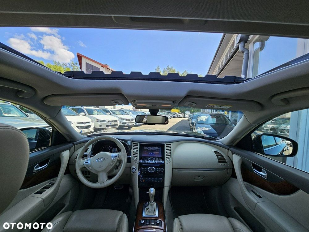 Infiniti QX70 - 18