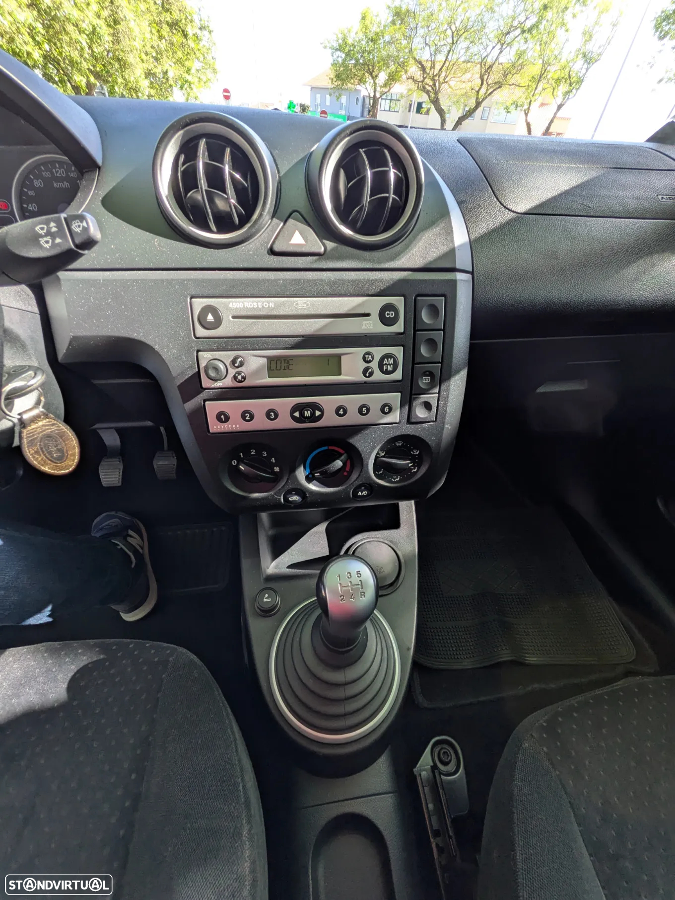 Ford Fiesta 1.25 Ghia - 13