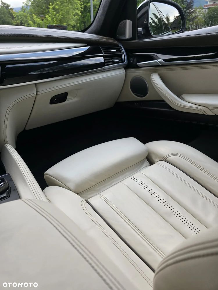 BMW X6 xDrive50i - 16