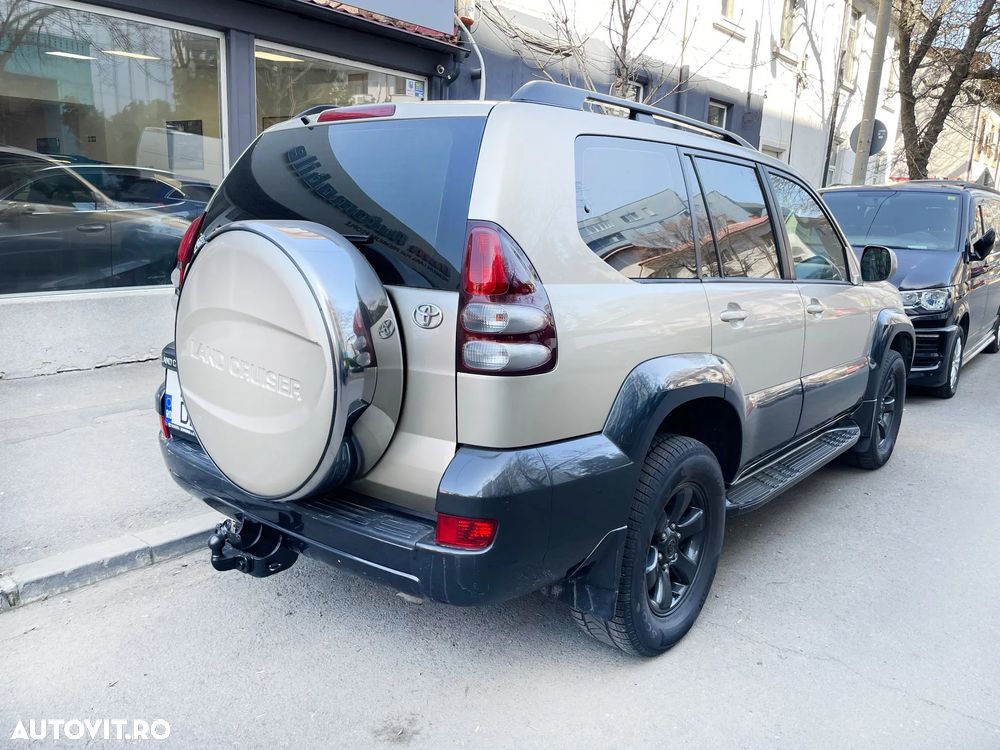 Toyota Land Cruiser - 5