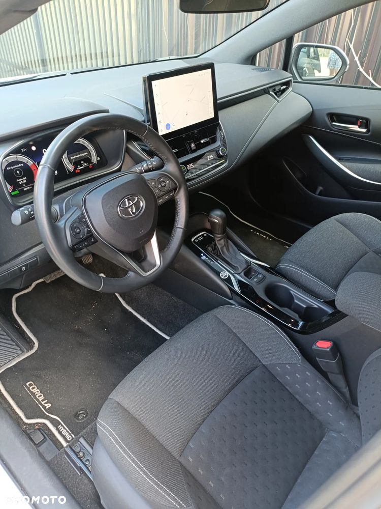 Toyota Corolla 1.8 Hybrid Comfort - 17