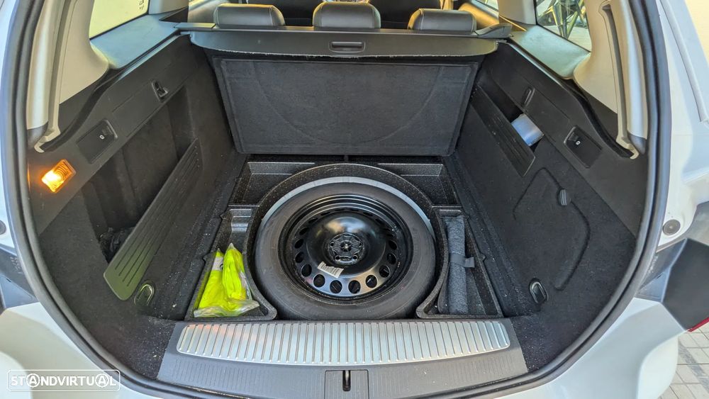 Opel Astra Sports Tourer - 16
