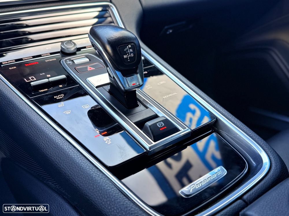Porsche Panamera Sport Turismo 4 E-Hybrid Edition 10 Anos - 8