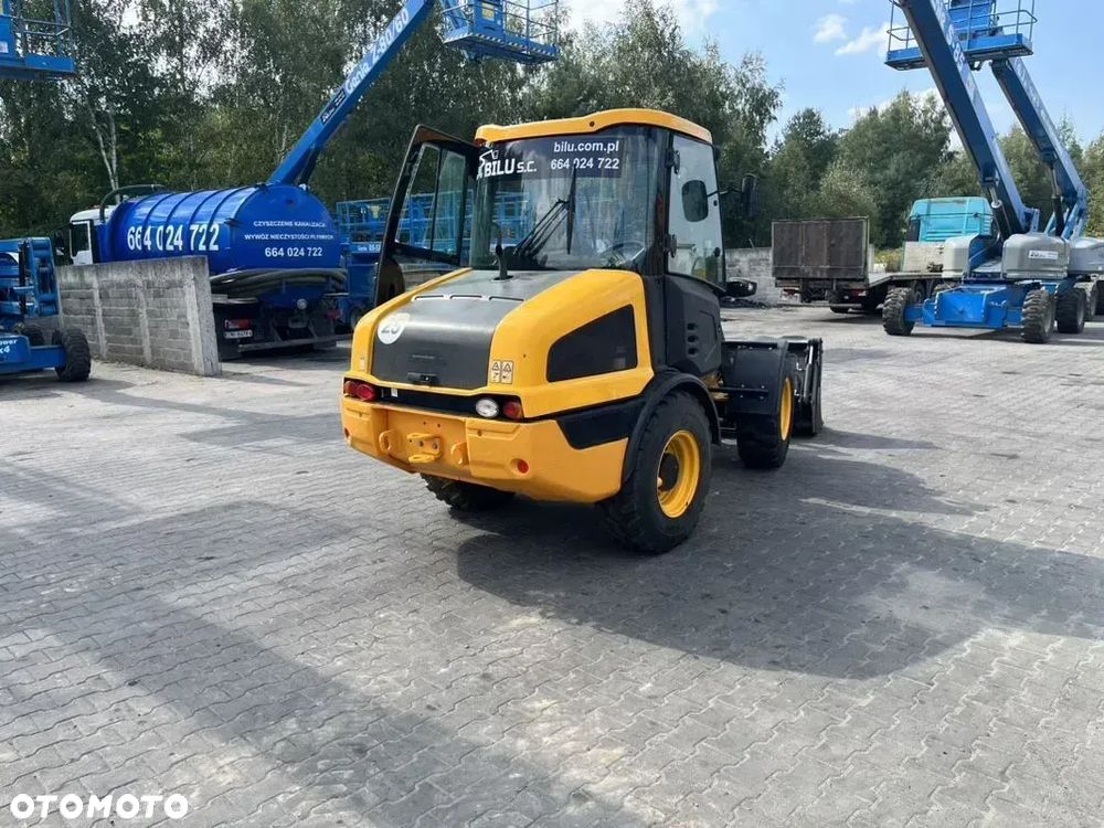 JCB 406 - 15