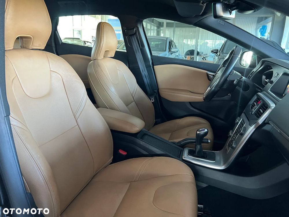 Volvo V40 Cross Country D3 Drive-E Summum - 38