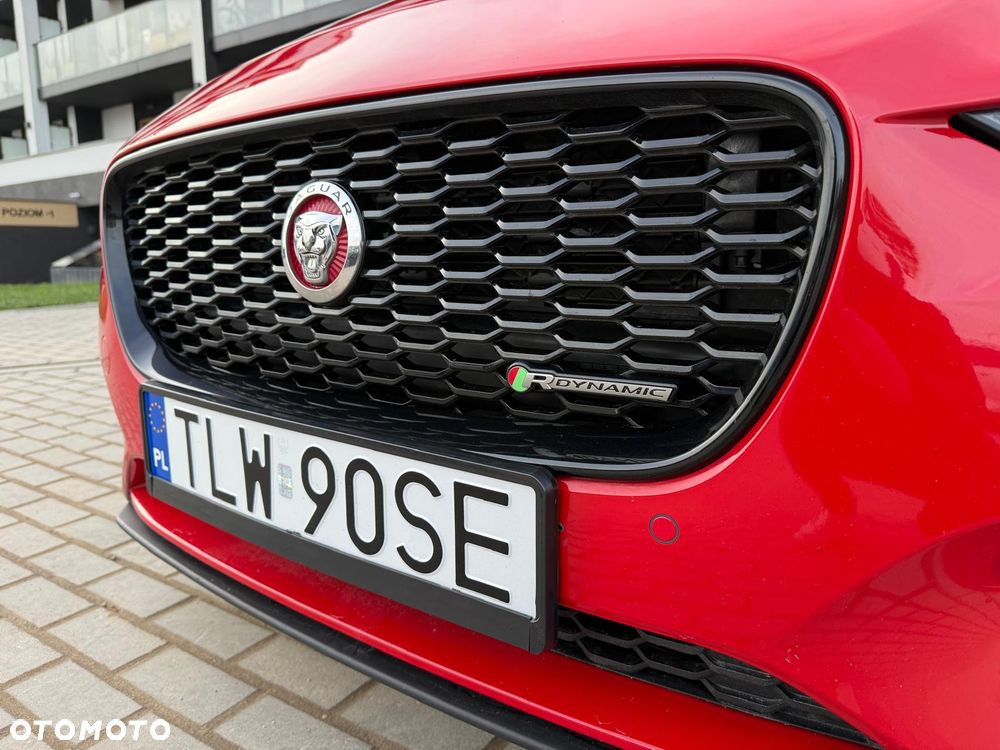 Jaguar XE 2.0 D180 R-Dynamic SE - 31