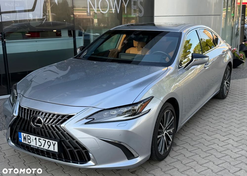 Lexus ES 300h Prestige - 4