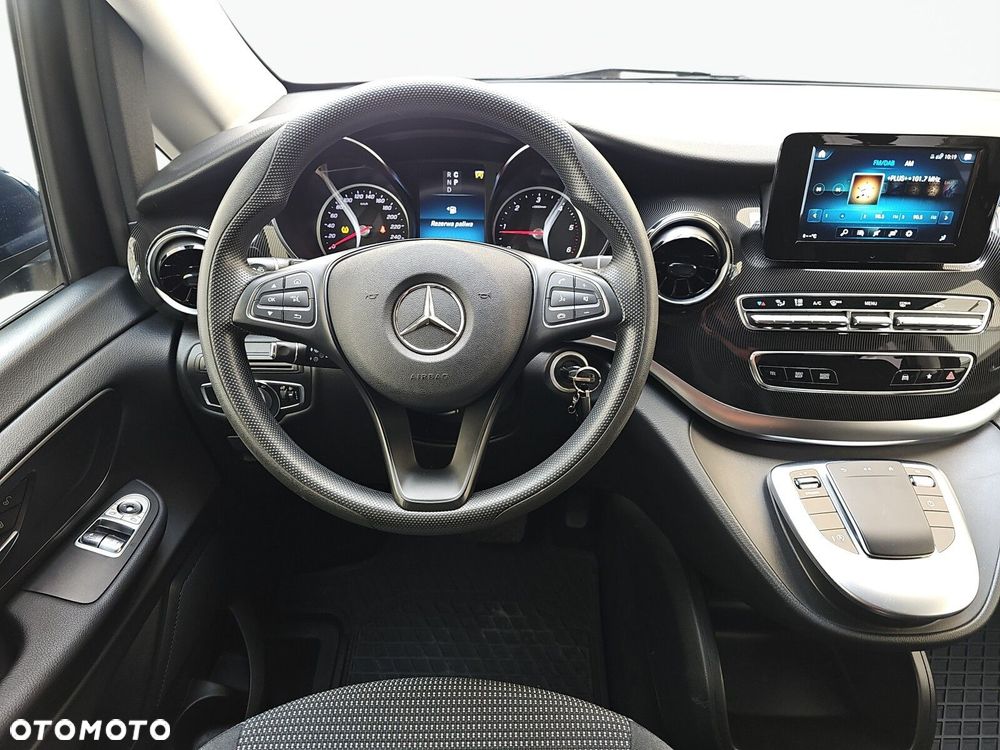 Mercedes-Benz Klasa V - 14