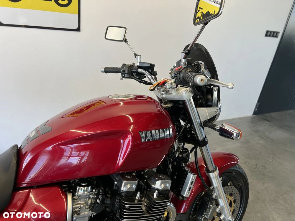 Yamaha XJR - 30
