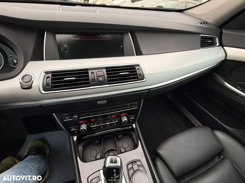 BMW Seria 5 530d xDrive Aut. - 11