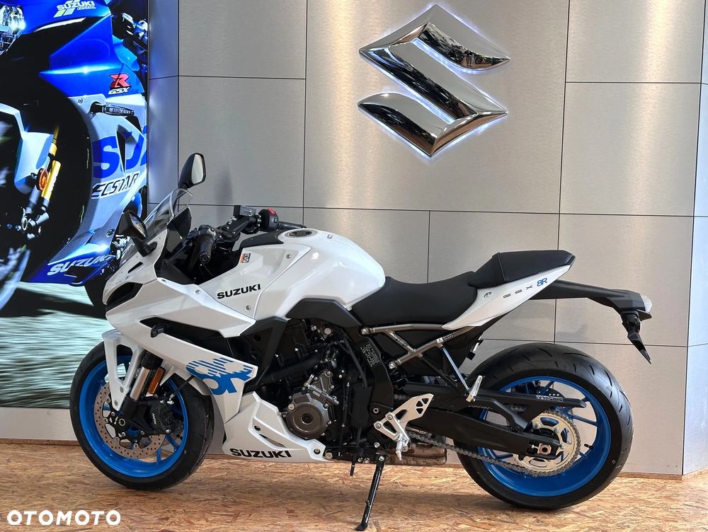 Suzuki GSX - 8
