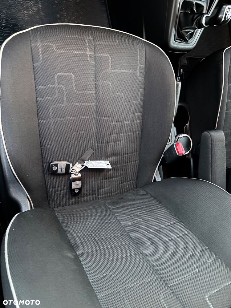 Kia Venga 1.6 CRDi 128 ISG Dream Team Edition - 10