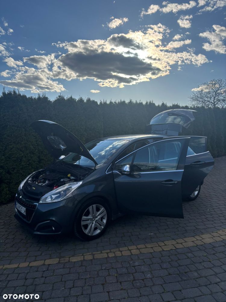 Peugeot 208 - 11