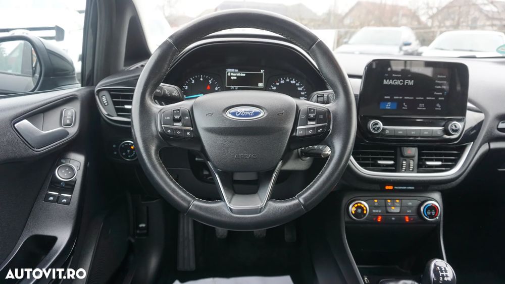 Ford Fiesta 1.1 S&S TITANIUM - 17