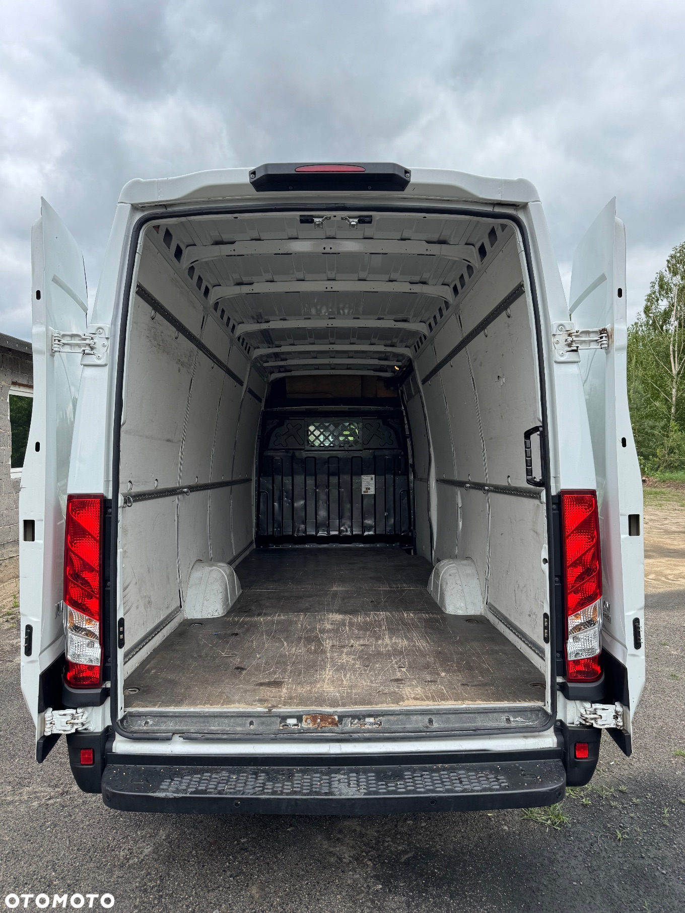Iveco 35s16 - 11
